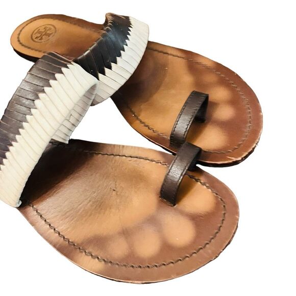TORY BURCH White Dark Brown Leather Toe Ring Sandals Shoes Womens size 8 - Picture 3 of 8